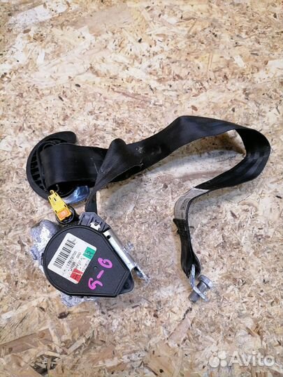 Ремень безопасности правый Volkswagen Golf 6