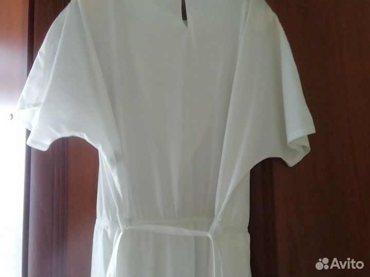 Платье белое