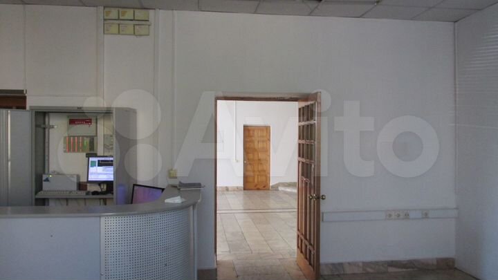 Здание, 1662.3 м²