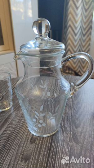 Графин со стаканами