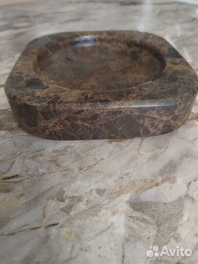 Пепельница из мрамора