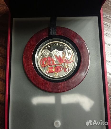 Монеты Ниуэ Цветы Серебро