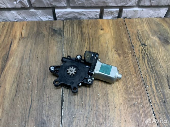 Nissan Tiida Моторчик стеклоподъемника LH RH