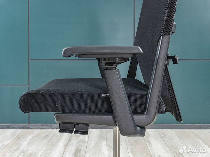 Офисное кресло для персонала haworth Comforto Герм