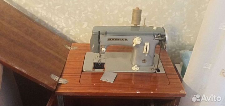 Швейная машина Чайка 2