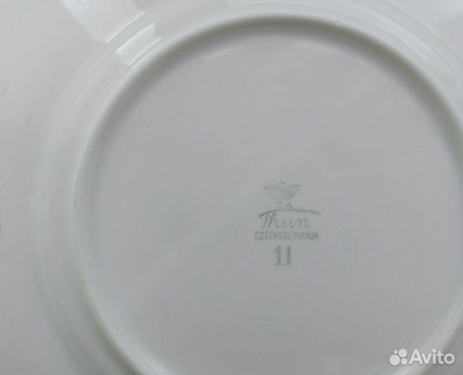 Тарелка из фарфора Thun Czechoslovakia и Henneberg