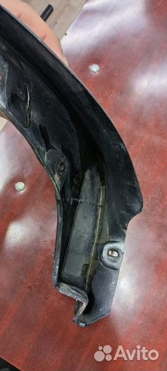 Брызговик правый задний Toyota Caldina, AT191