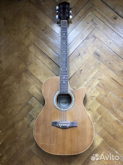 Акустическая гитара