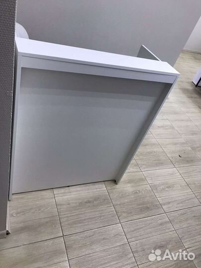 Ресепшн, стойка администратора