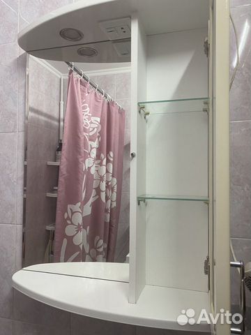 Шкаф навесной в ванную с зеркалом и подсветкой