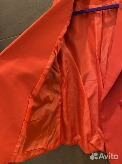 Красный Пиджак новый женский тренд