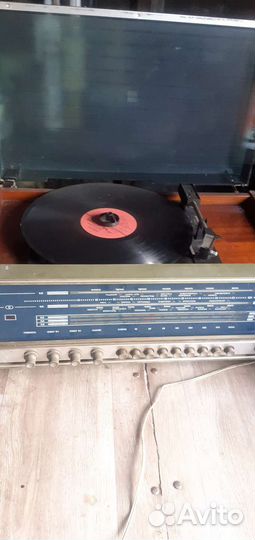 Эл.радиолла вега с пластинками