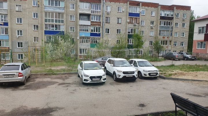 2-к. квартира, 49 м², 1/3 эт.