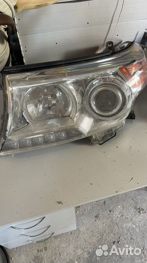Фара toyota land cruiser 200 2015 год