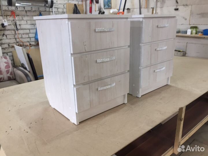 Тумбочка прикроватная