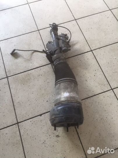 Стойка амортизатора (Пневмоподвеска) передняя