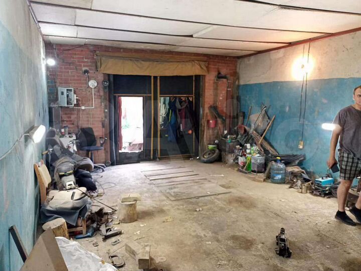 Гараж, > 30 м²