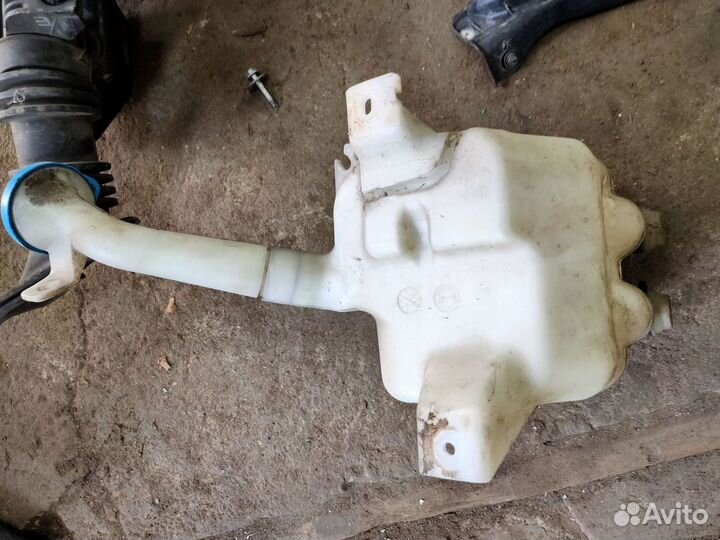 Бачок стеклоомывателя Honda Fit Jazz 1 02-08