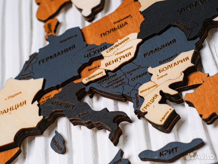 Карта мира из дерева