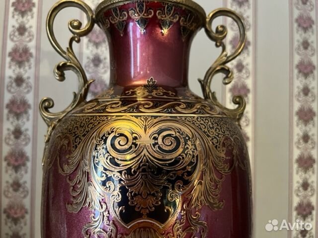 Антикварная ваза