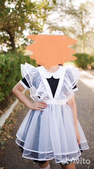 Белый школьный фартук