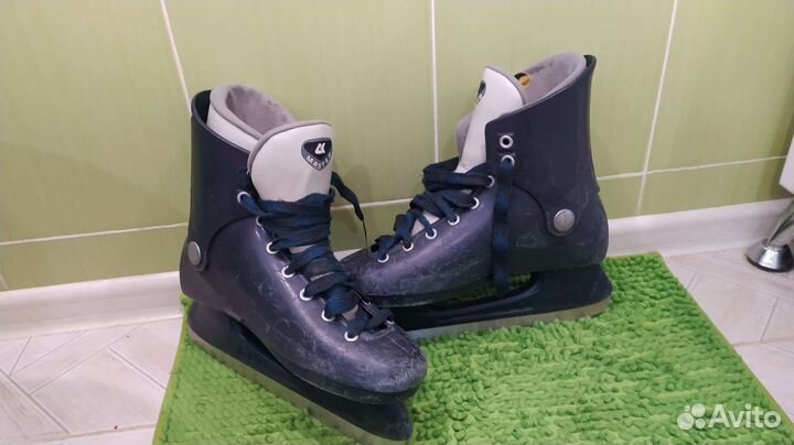 Коньки хоккейные