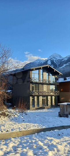 Коттедж 268 м² на участке 4,5 сот.