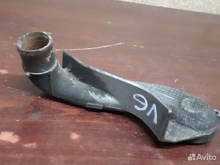 Корпус термостата ауди А6 С4