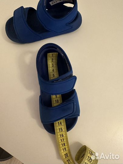 Сандалии adidas 25