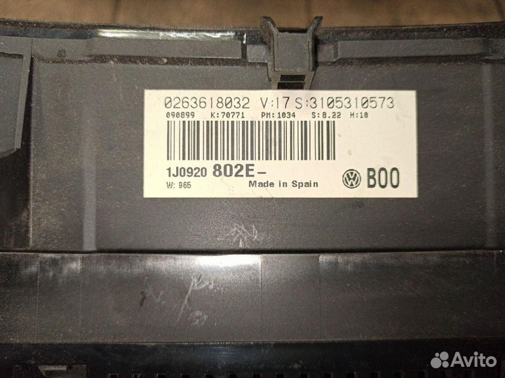 Панель приборов (щиток) Volkswagen Golf 4 2000