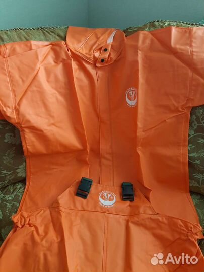 Прорезиненный комбинезон