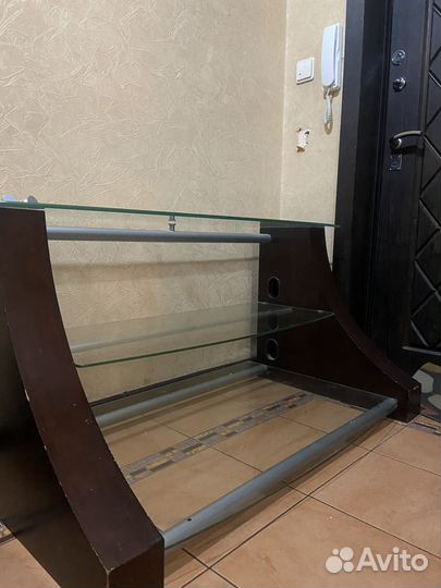 Стеклянная тумба под тв
