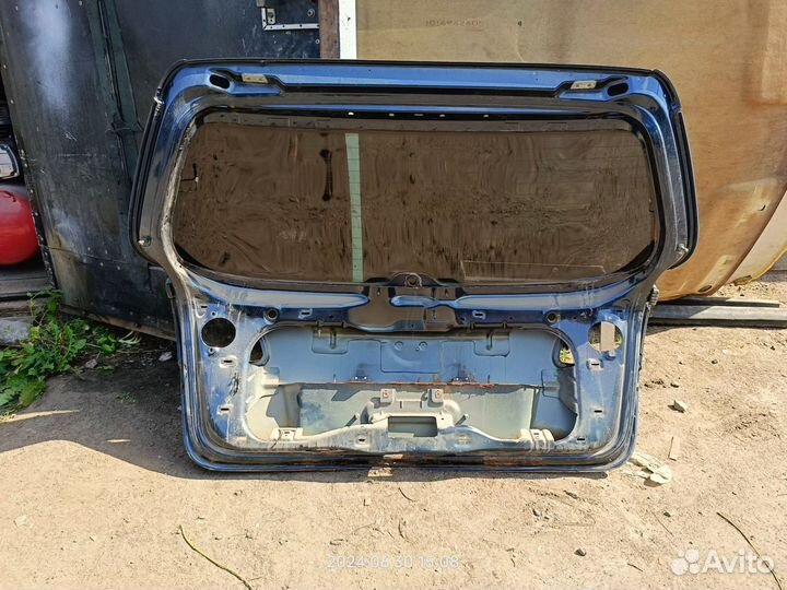Дверь багажника пассат б6