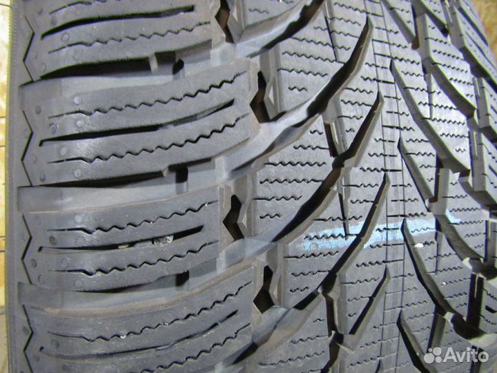 Nokian Tyres WR SUV 4 245/50 R19