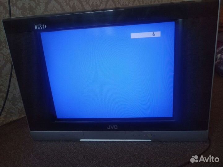 Телевизор бу JVC