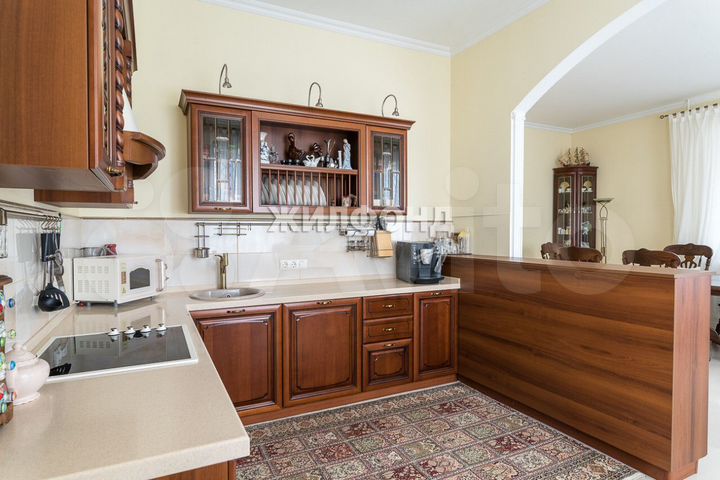 Коттедж 474,8 м² на участке 8,7 сот.