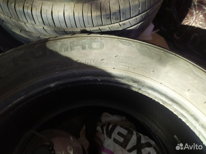 Kumho Ecsta HS52 215/60 R17