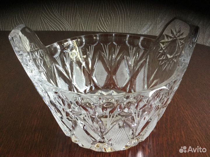 Хрустальная ваза