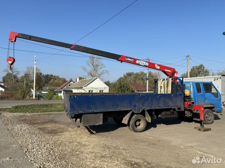 Бортовой грузовик BAW Fenix с КМУ UNIC, 2007