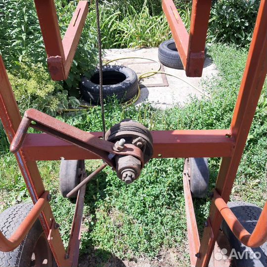 Апилифт-погрузчик