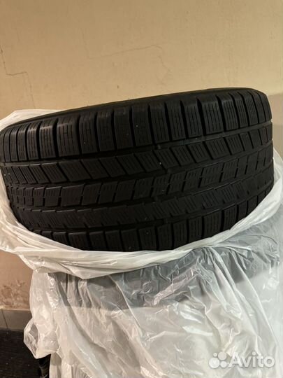 Pirelli Ice Zero 2 285/45 R20