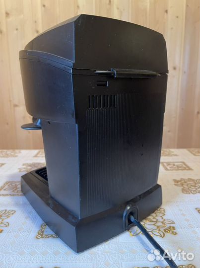 Кофеварка рожковая Delonghi EC145