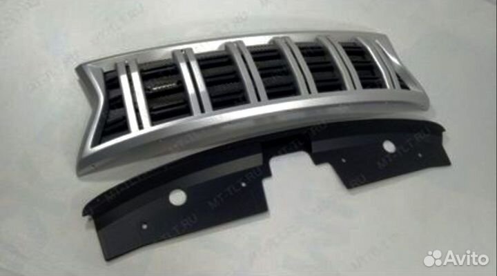 Решетка радиатора Рено Дастер