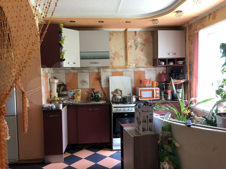 4-к. квартира, 70 м², 1/9 эт.