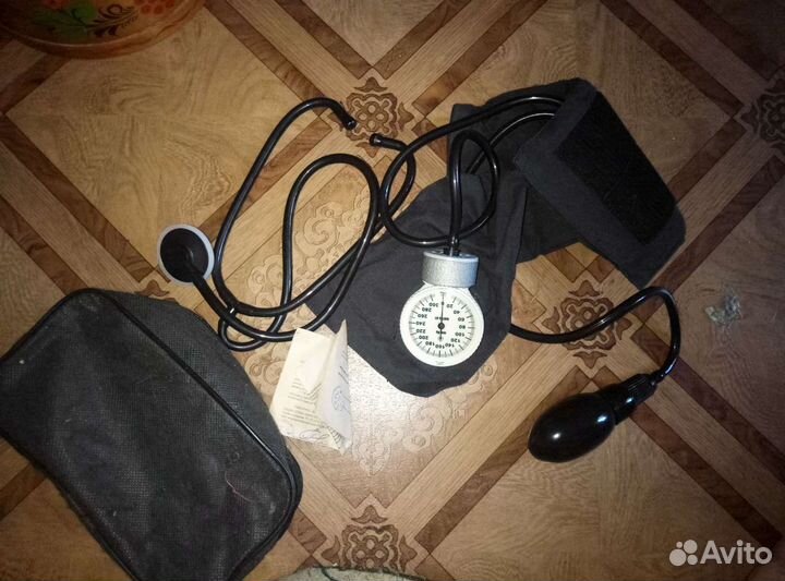 Тонометр механический со стетоскопом