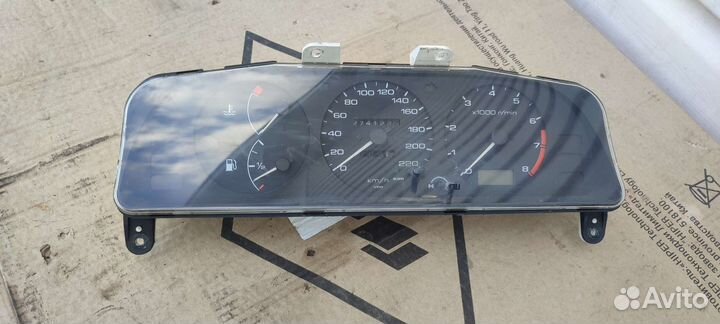 Ниссан Р10 щиток приборов