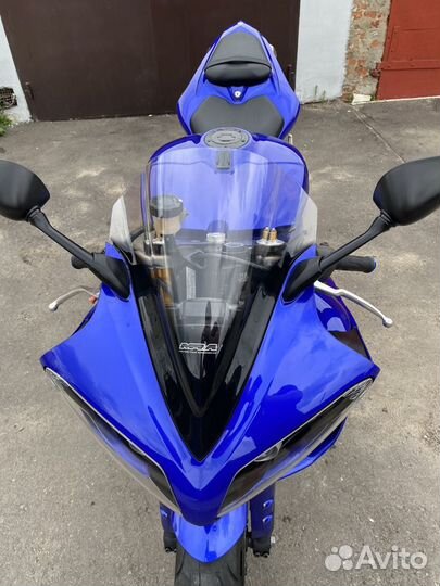 Yamaha YZF R1