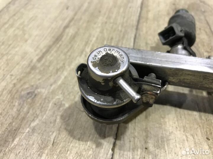 Топливная рампа Opel Vectra B 1.6 X16XEL 1999