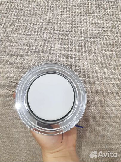 Точечный потолочный светильник