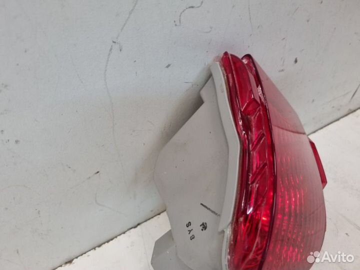 Фонарь противотуманный задний левый Toyota Land